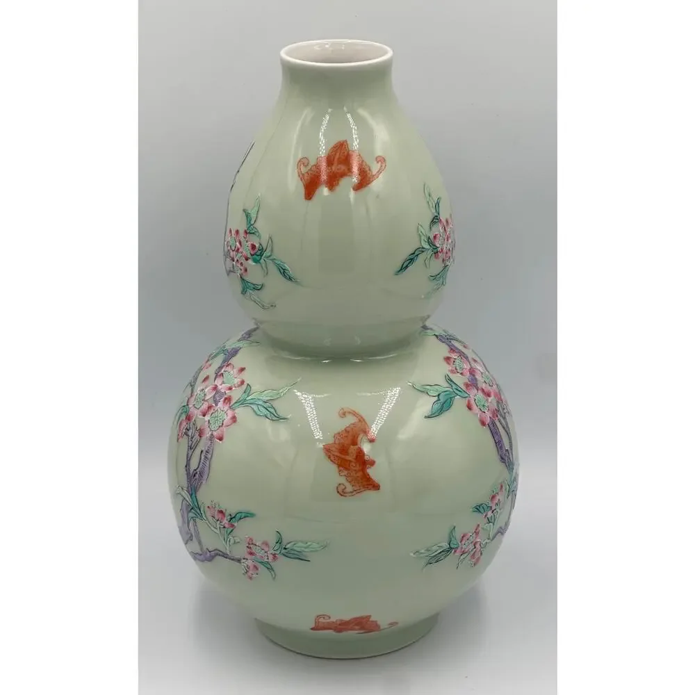Qing Dynasty Chinese Porcelain Double-Gourd Celadon Vase Qianlong Seal